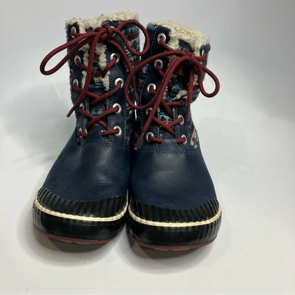 Keen Elsa‎ waterproof boots size 6